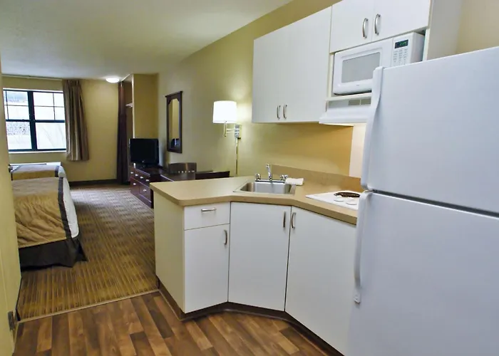 Extended America - Chicago - - Forest Vernon Hills