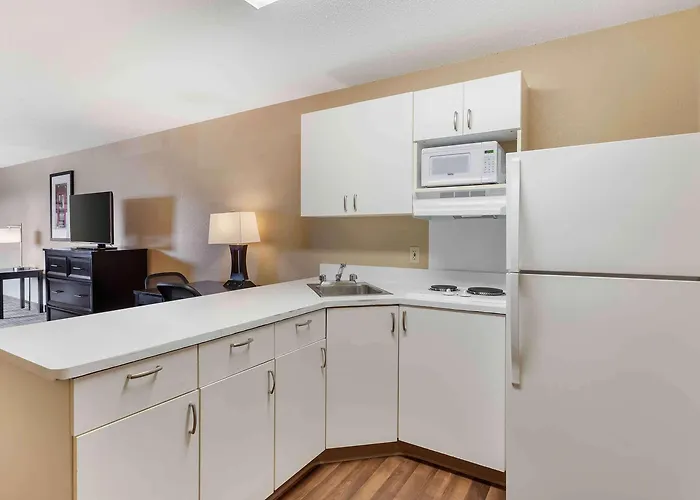 Extended America - Chicago - - Forest 2* Vernon Hills