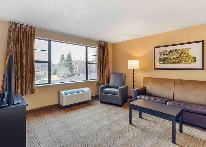 Extended America - Chicago - - Forest 2* Vernon Hills