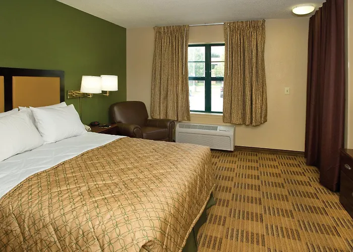 Extended America - Chicago - - Forest Vernon Hills
